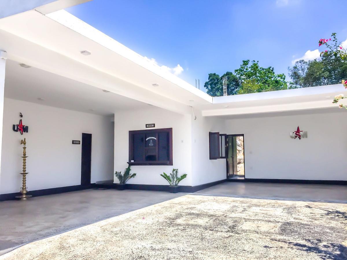 Us Motel Colombo Homagama Ngoại thất bức ảnh
