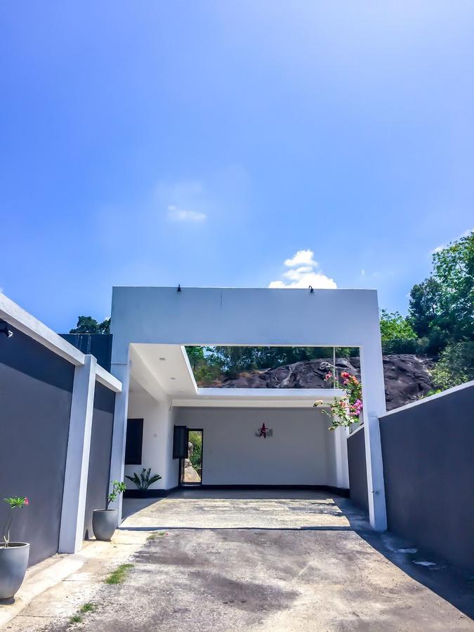Us Motel Colombo Homagama Ngoại thất bức ảnh